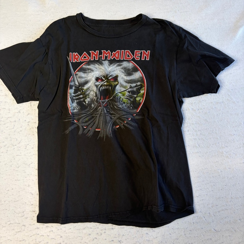 Iron Maiden T-Shirt Mens L Black Graphic Heavy Metal Rock Band Tee